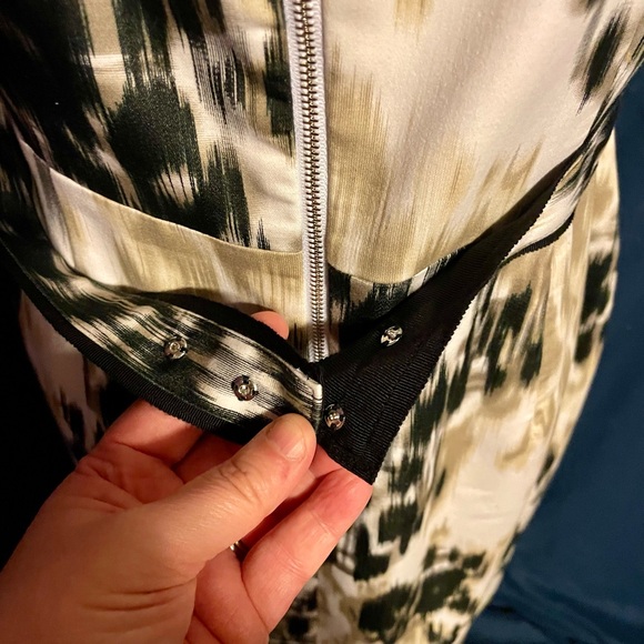 T-Tahari belted knee length dress size 10 - Picture 3 of 9